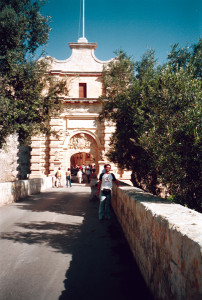 Malta strada sul ponte